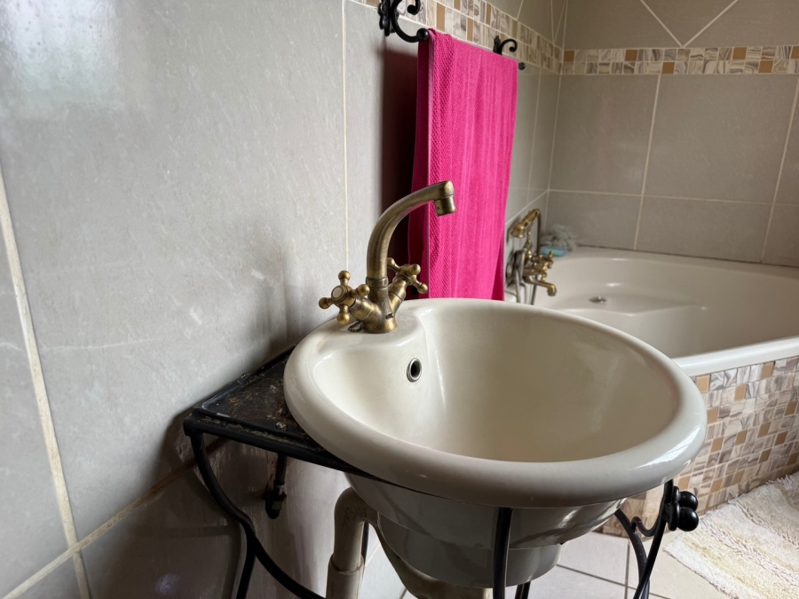 2 Bedroom Property for Sale in Mohadin North West